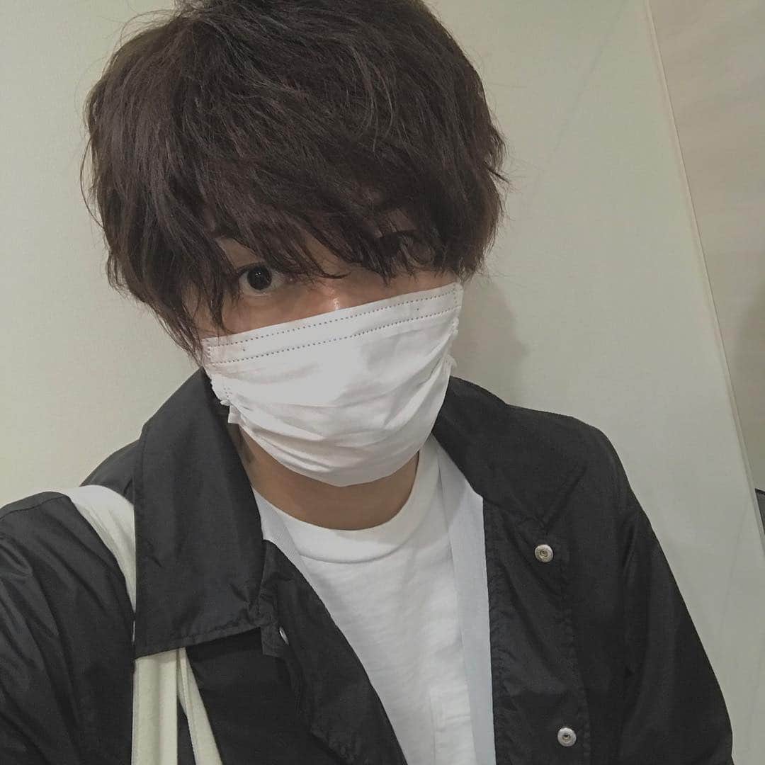 小坂涼太郎さんのインスタグラム写真 - (小坂涼太郎Instagram)「マスク考えた人すごい って急におもいました」5月8日 20時15分 - ryotaro_kosaka