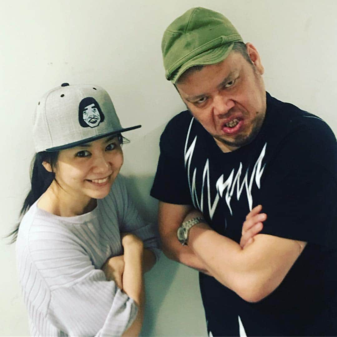 関根麻里さんのインスタグラム写真 - (関根麻里Instagram)「師匠から帽子をいただきました！ありがとうございます😄🧢✨ #肉糞亭一門 #肉糞亭生キャラメル です #帽子 は#ジャッキーチェン#酔拳#ラスボス  #野性爆弾 #くっきー @nikuguso_taro  #関根麻里」5月8日 13時49分 - marisekine