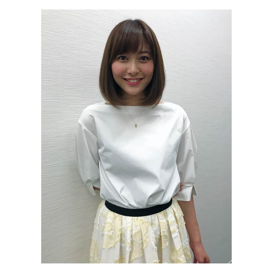 のインスタグラム：「今日の衣装は @brahmin_fsf でした✨✨ スカートがふわふわで可愛らしかったです🤗 今日は寒かったですね💦💦 寒い日が続くようなので体調管理に気をつけてください☔️ ＊ ＊ #テレビ朝日 #スーパーJチャンネル #久冨慶子 #アナウンサー」