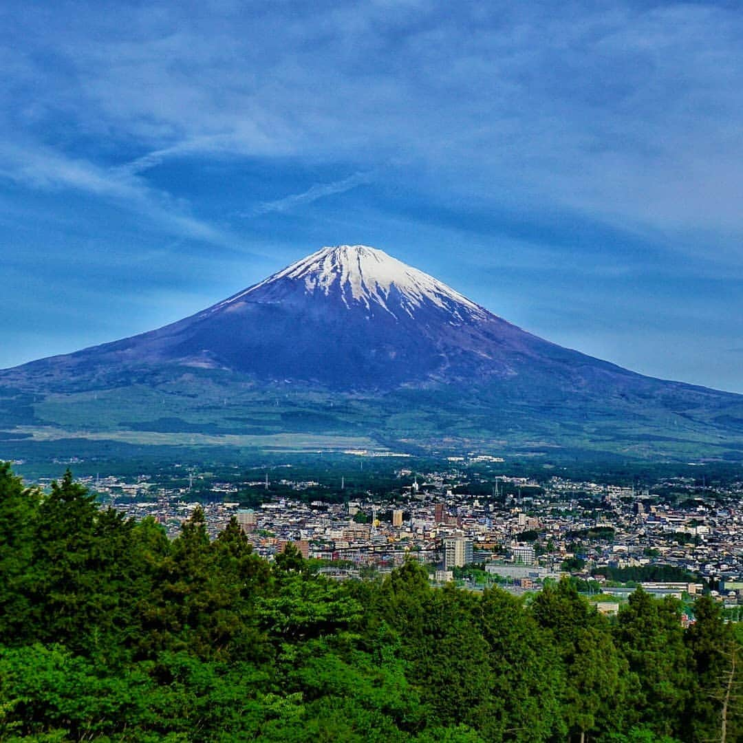 naoyou2006のインスタグラム：「. . GWは静岡へ里帰り . 妹家族も来ていて皆で パークゴルフをしたり アウトレットやお祭りにも 行ったりイベント盛り沢山で とても充実した連休でした . . #カメラ初心者#art_of_japan_ #bestjapanpics#instagood #写真撮ってる人と繋がりたい #カメラ練習中#aoj_bokeh #ミラーレスカメラ #一眼レフ初心者 #shoton_tg #japan  #カメラ女子#写真部#写真 #写真好きな人と繋がりたい#α6000#sony#sonya6000 #lifewithXA5」