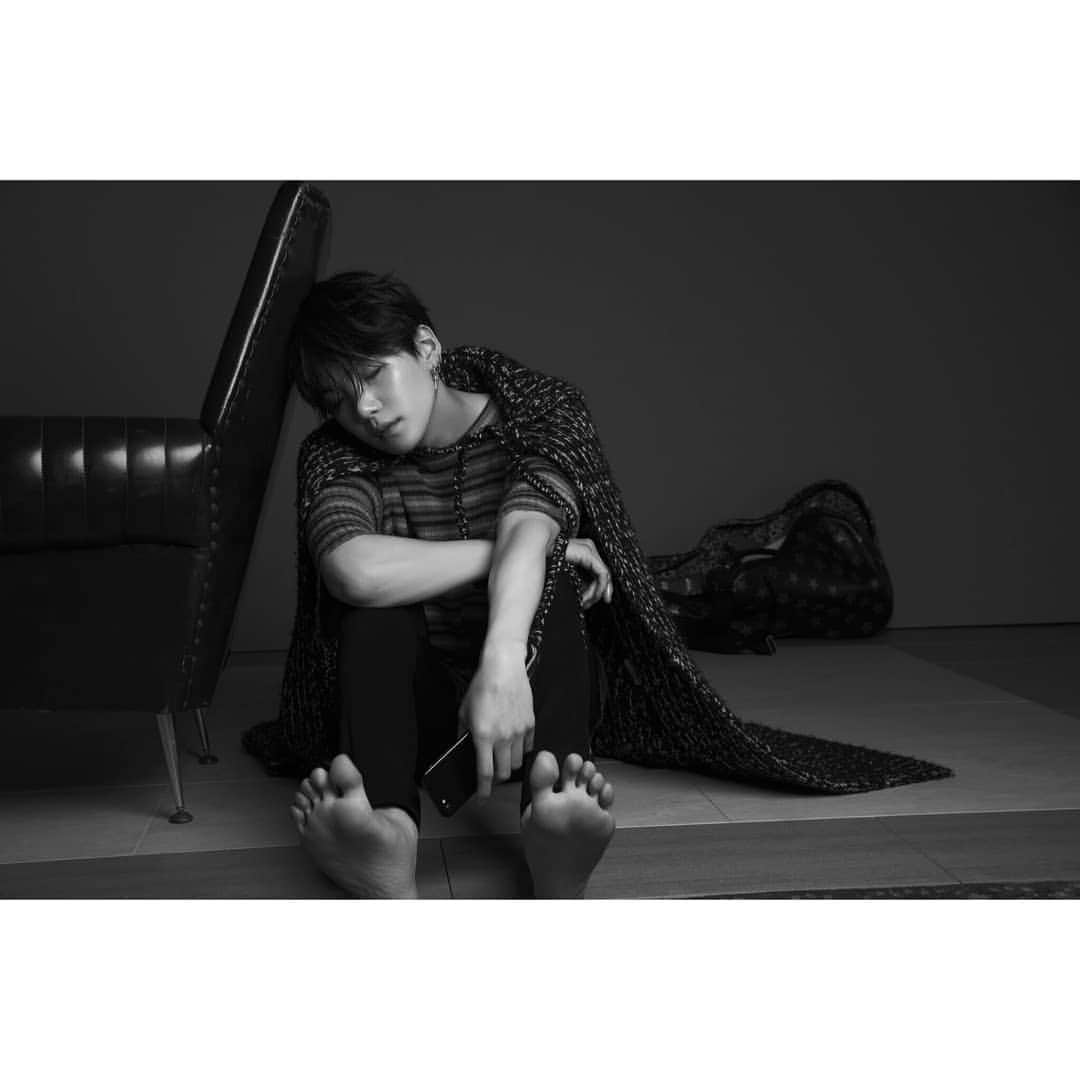 BTSさんのインスタグラム写真 - (BTSInstagram)「#BTS #방탄소년단 #LOVE_YOURSELF 轉 'Tear' Concept Photo O version」5月9日 0時00分 - bts.bighitofficial