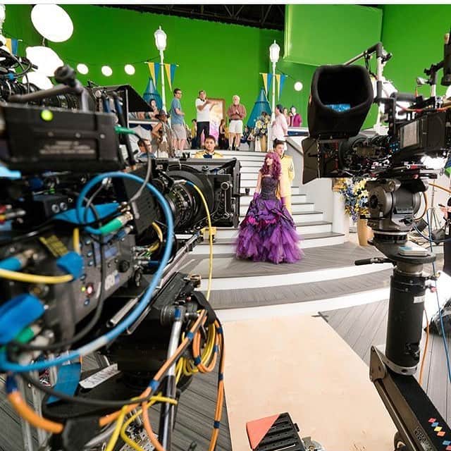 descendants2015のインスタグラム：「If you all see that cast member has leaked something don’t post it . We want Disney and kenny to trust us . The last thing we want to be is another tia . If you know stuff don’t ruin it for others please ? #descendants2」