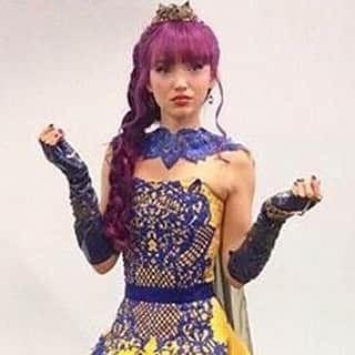 descendants2015さんのインスタグラム写真 - (descendants2015Instagram)「I think it’s childish and immature to insult someone because they unfollowed . I don’t care if u posted the leak first or not . It’s not okay to post things before there announced . It’s rude to kenny and the cast . Sofia deleted it for a reason . I think it’s sad that some people get upset over unfollows . It’s just an unfollow . I don’t agree with people leaking stuff that’s why I unfollowed . If u are that upset over unfollows then you have some insecurities .」5月9日 8時34分 - descendants2015