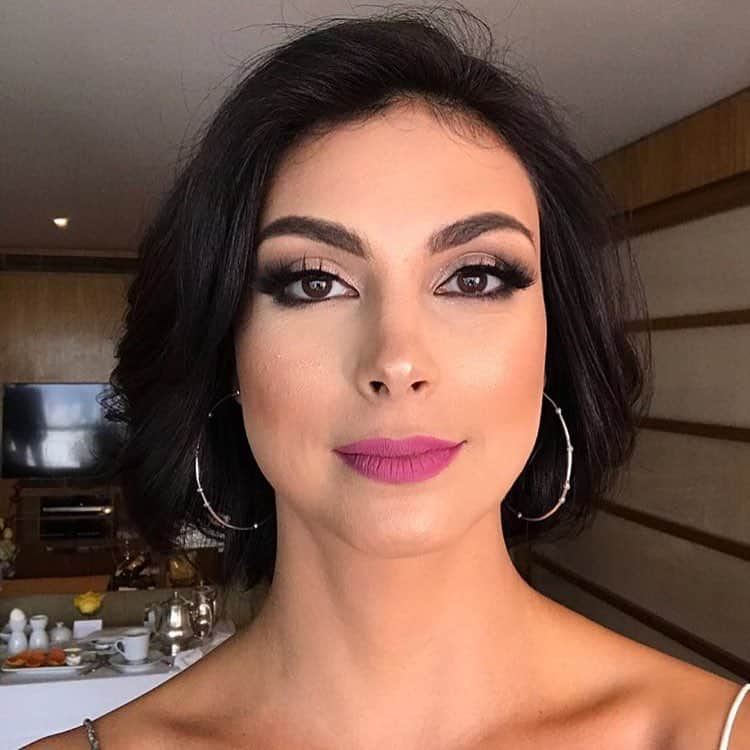 モリーナ・バッカリンのインスタグラム：「stunning makeup queen 💕 Follow @baccarin.morena (me) for more! @morenabaccarin #morenabaccarin #leethompkins #gotham #vanessacarlysle #copycat #deadpool #batman #lesliethompkins #brunette #actress #model #beautiful #gorgeous #stunning #marvel #dc #photography #photoshoot #firefly #inaraserra」