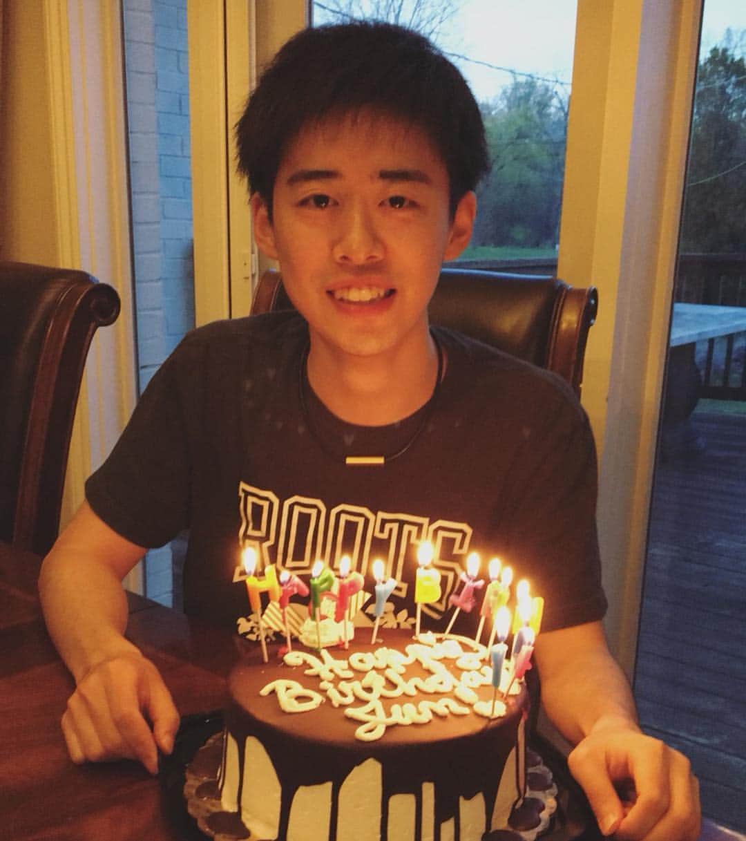 鈴木潤のインスタグラム：「24歳になりました バースデーアイスクリームケーキ😍 初めてのアメリカでの誕生日、良い思い出になりました！」