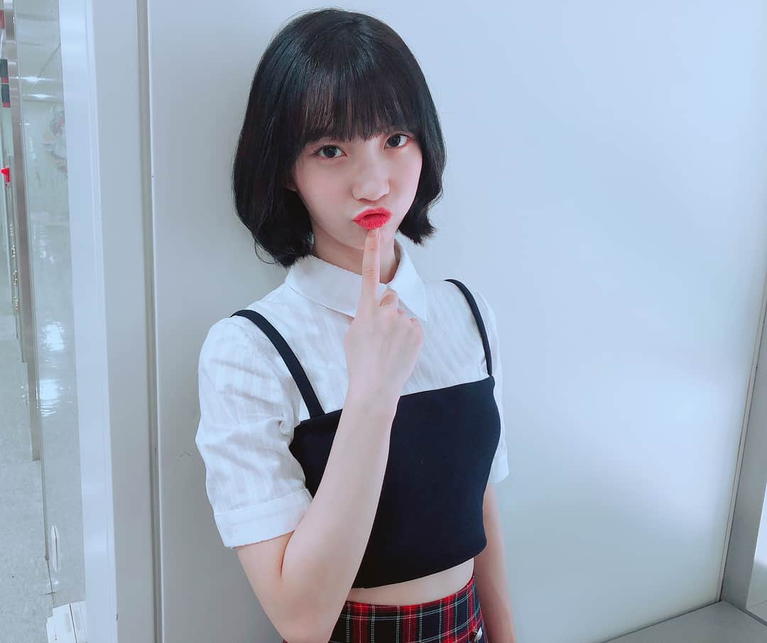 OH MY GIRLさんのインスタグラム写真 - (OH MY GIRLInstagram)「❣️ 뀨~  #오마이걸반하나 #비니  _ #바나나알러지원숭이 #오마이걸  #OHMYGIRL #OMG」5月9日 21時55分 - wm_ohmygirl
