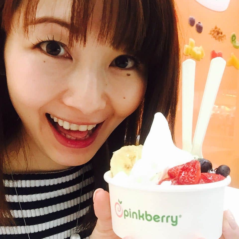 萩美香のインスタグラム：「アイスの日♡ #アイス大好き  #三度の飯よりアイスが好き  #アイスがあればご機嫌」