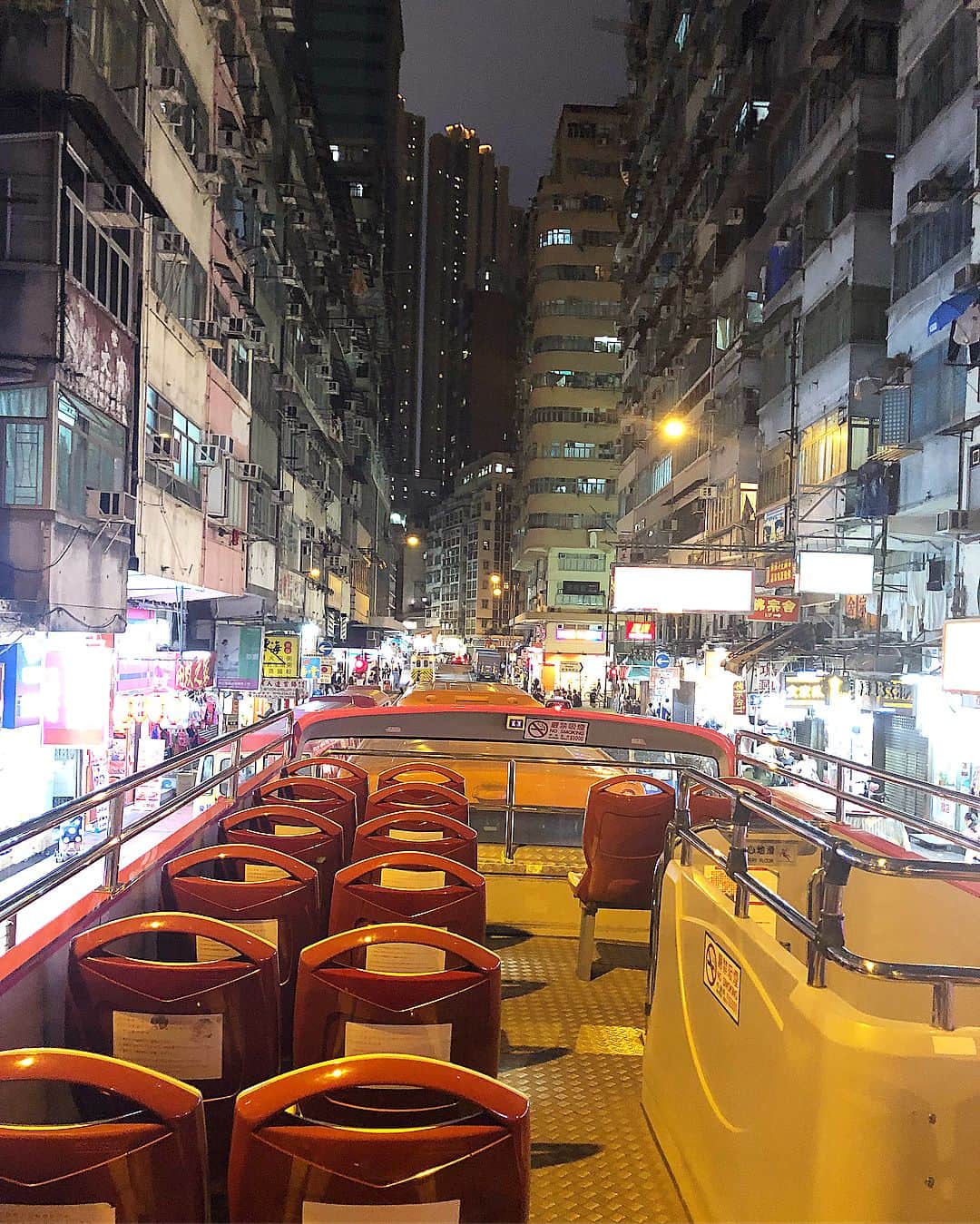 カレンさんのインスタグラム写真 - (カレンInstagram)「念願の😍✨✨✨ これも香港でやってみたかった事のヒトツ♥️ オープントップバスで香港の繁華街を一周🚌🌙 夜景もステキすぎて楽しすぎたぁ☺️💋 ・ 🇭🇰見どころ満載の香港へ✨http://www.jtb.co.jp/kaigai/area/hongkong-macau/ ・ #JTB #アガる香港  #香港夜景 #オープントップバス #ネイザンロード  #hongkonganotherstory #アナザーストーリー香港  #香港 #hongkong #女子旅 #旅 #travel #cyberjapan #cyberjapandancers #shooting #撮影 #cjd_karen #サイバージャパン」5月9日 22時41分 - cjd_karen