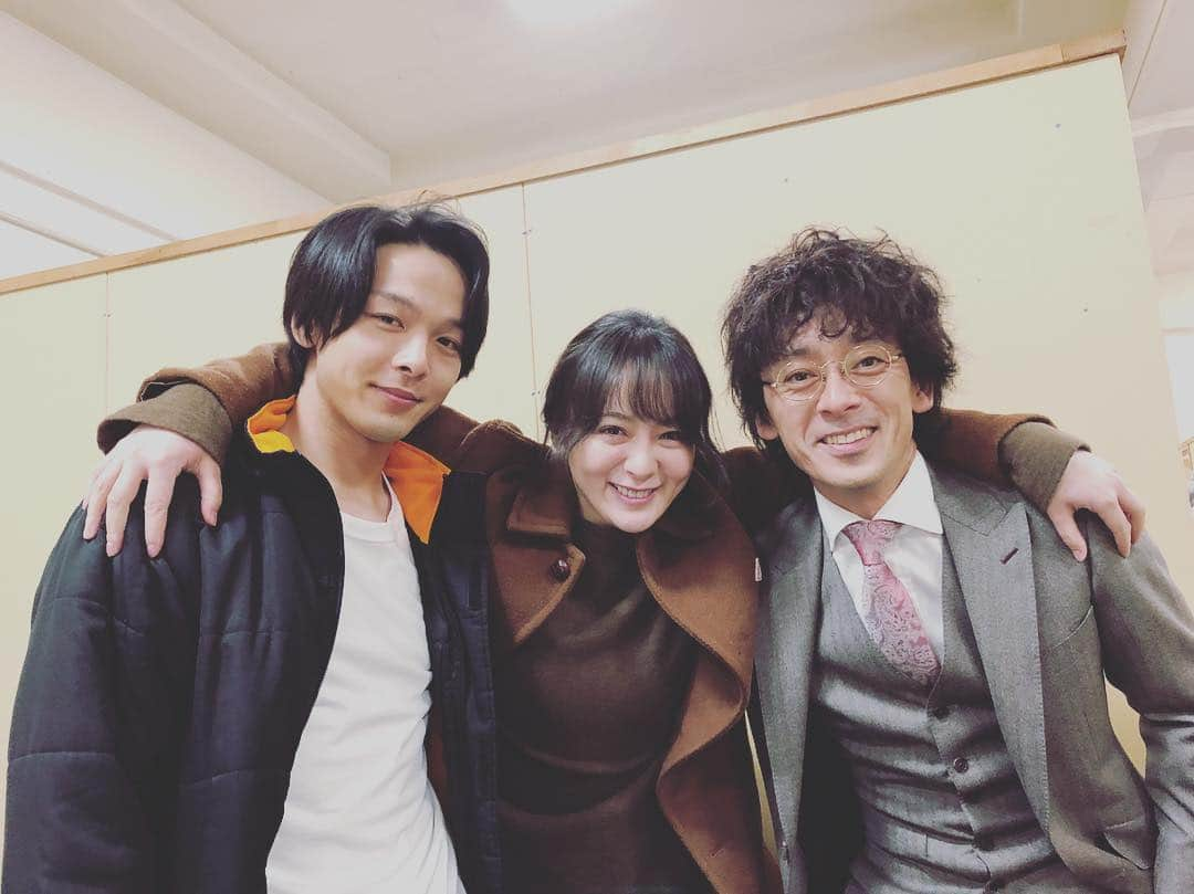 貫地谷しほりさんのインスタグラム写真 - (貫地谷しほりInstagram)「今夜24:59から 関東ローカルになりますが ミスシャーロック 地上波で放送されます(o^^o) 是非ご覧ください！ #滝藤賢一 #中村倫也 #仲良しこよし #日テレ #ミスシャーロック #misssherlock #hulu #hbo」5月9日 22時52分 - shihori_kanjiya