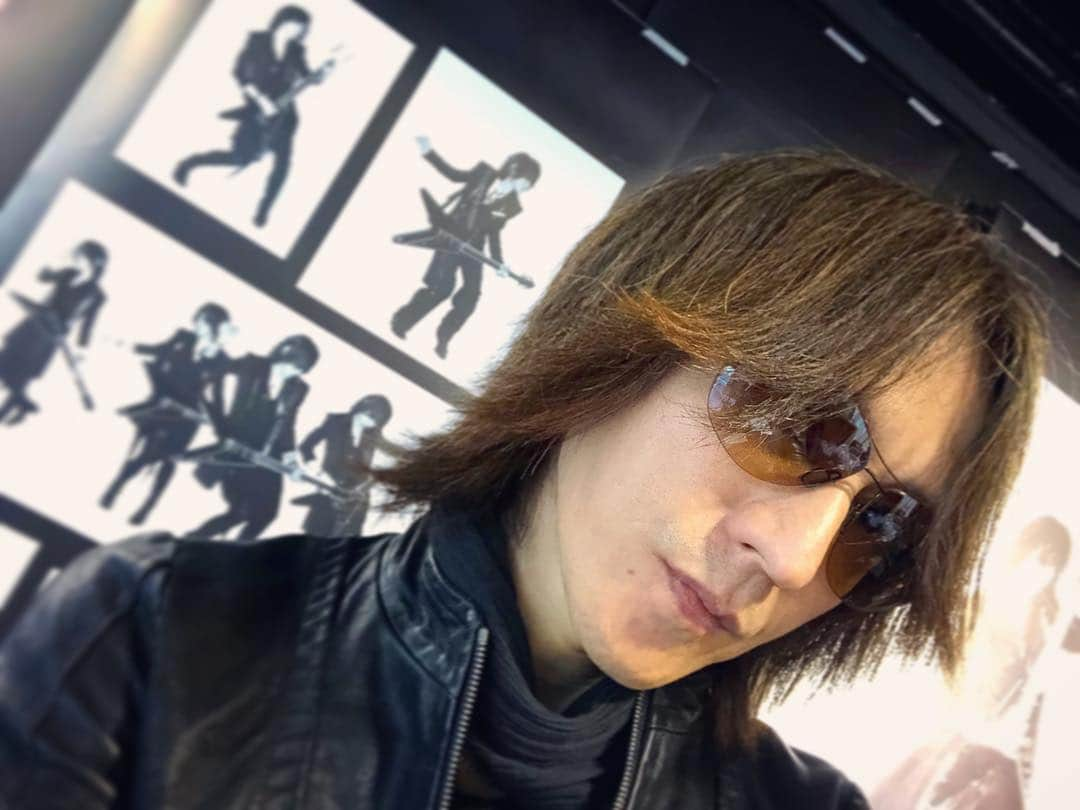 SUGIZOさんのインスタグラム写真 - (SUGIZOInstagram)「『JOURNEY THROUGH THE ROCK AND ART』SUGIZO x SUKITA写真展参上 (￣ー￣)✧」5月10日 19時07分 - sugizo_official