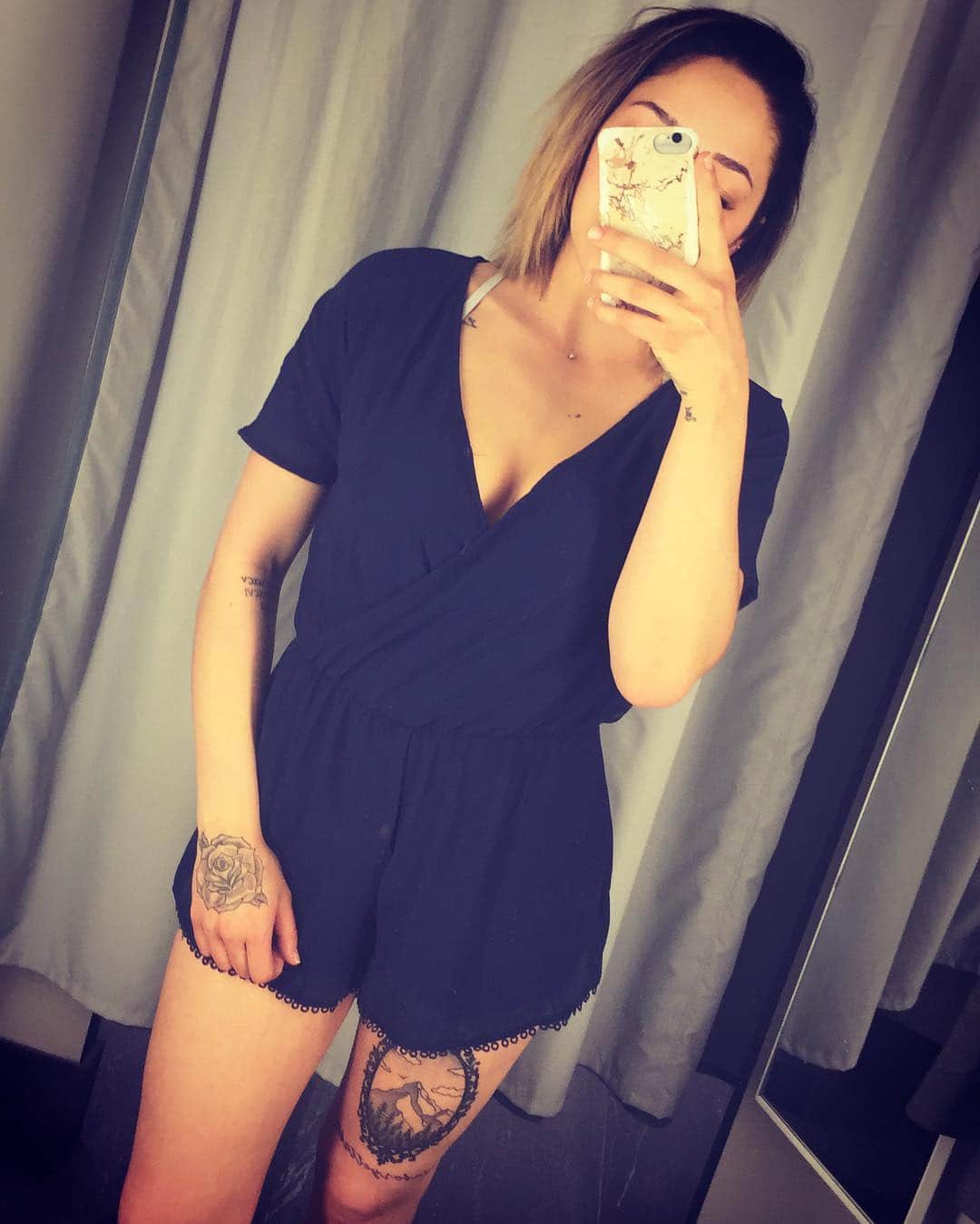 Mirabelのインスタグラム：「Maybe life isn’t about avoiding the bruises. Maybe it’s about collecting the scars to prove we showed up for it #quotes #qoutesoftheday #qotd #outfits #outfitoftheday #onepiece #darkblue #blue #ink #inkedgirl #rockymountains #rose #happy #enjoy #unforgettable」