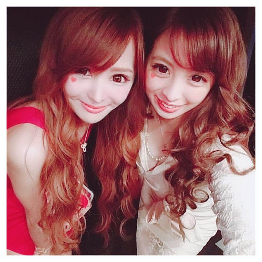 望月美穂のインスタグラム：「大好きあおいちゃん♡♡ まさかの地元一緒なんだよぉー♡ . 早く一緒に映画見にいきたいー((*´ω｀人´ω｀*))♥️ . . #エース東京#エースファクトリー #後輩ちゃん #東京#六本木 #キャバクラ#キャバ#キャバ嬢 #フォローミー#followme #follow#followalways #tagsforlikes#tflers#instagood #instalike#like4like#instadaily #tokyo#roppngi」