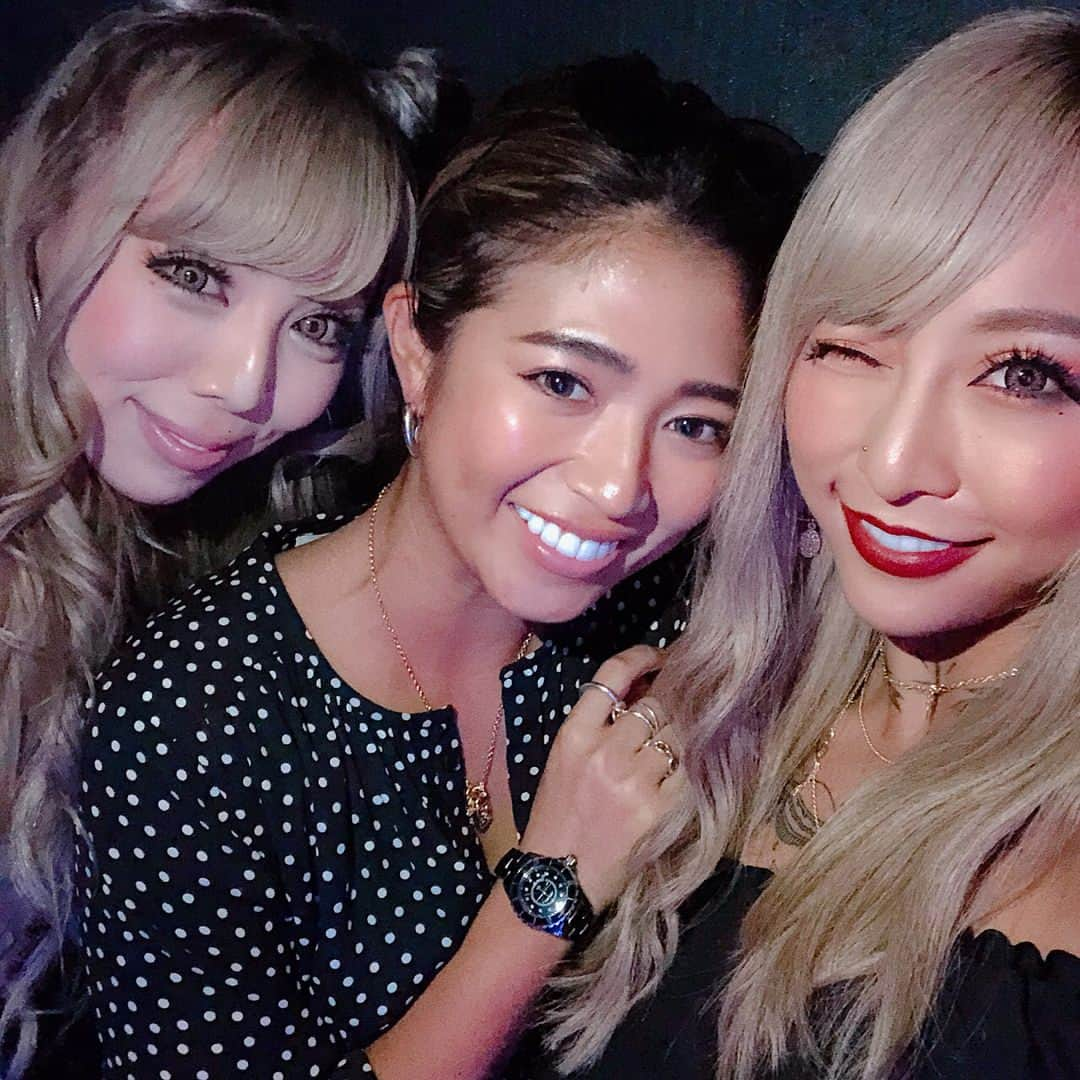 霜月るなさんのインスタグラム写真 - (霜月るなInstagram)「こないだの福岡bijouのイベント来てくれた方ほんとにありがとう🤩❤️❤️すごい豪華なゲストさんばかりでそんなイベントに呼んでもらえてまぢでありがたいなって思いました😂まぢ盛り上がって超楽しすぎた❤️余韻が〜🤩写真が10枚しか貼れなくて悲しすぎ！貼りたい写メやムービーまだまだあるのにぃ😂つぎはまた今月末、るなまなコンビで町田のCRAGEに出演するよん❤️❤️#福岡#bijou#中洲#クラブ#dj#楽しすぎた#泉麻那#ファッキングラビッツ#あさにゃん#今井華#渋谷のあっくん#山田親太朗#銀太#レペゼン地球#さあちむ#tenten#形にとらわれたらあかんてゆう言葉を覚えた笑笑#あっくんの名言🤣」5月10日 19時32分 - shimoruna