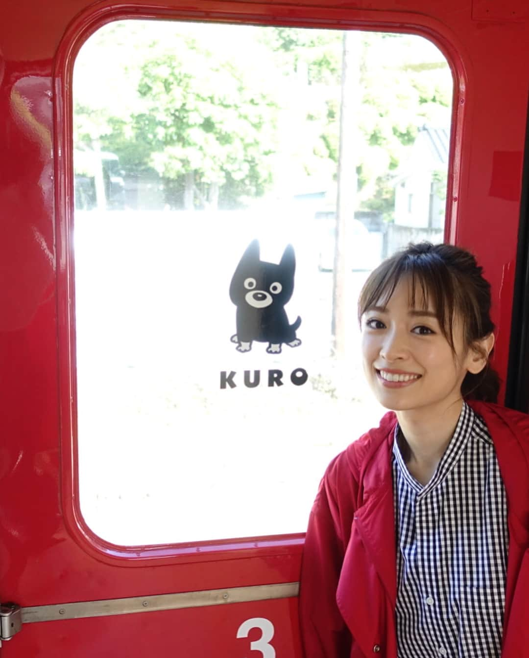 泉里香さんのインスタグラム写真 - (泉里香Instagram)「🚃🚃🚃 #熊本#阿蘇#あそぼーい#電車#旅」5月10日 17時00分 - rika_izumi_