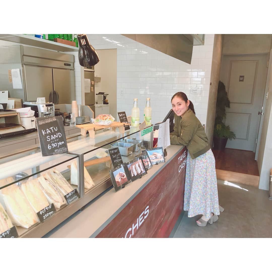 紗綾さんのインスタグラム写真 - (紗綾Instagram)「従姉妹と👭💗 AIGLE SAND🥪🌭 #福岡県 #北九州 #aiglesand #サンドイッチ #パン屋さん #カフェ #おしゃれカフェ #サンドウィッチ  福岡県中間市中間3-1-10 隣にあるパン屋さんPAIN AIGLEは、店内がオシャレで、パンがすごく美味しい🥐🍞🥖💓」5月10日 20時18分 - saaya_official_