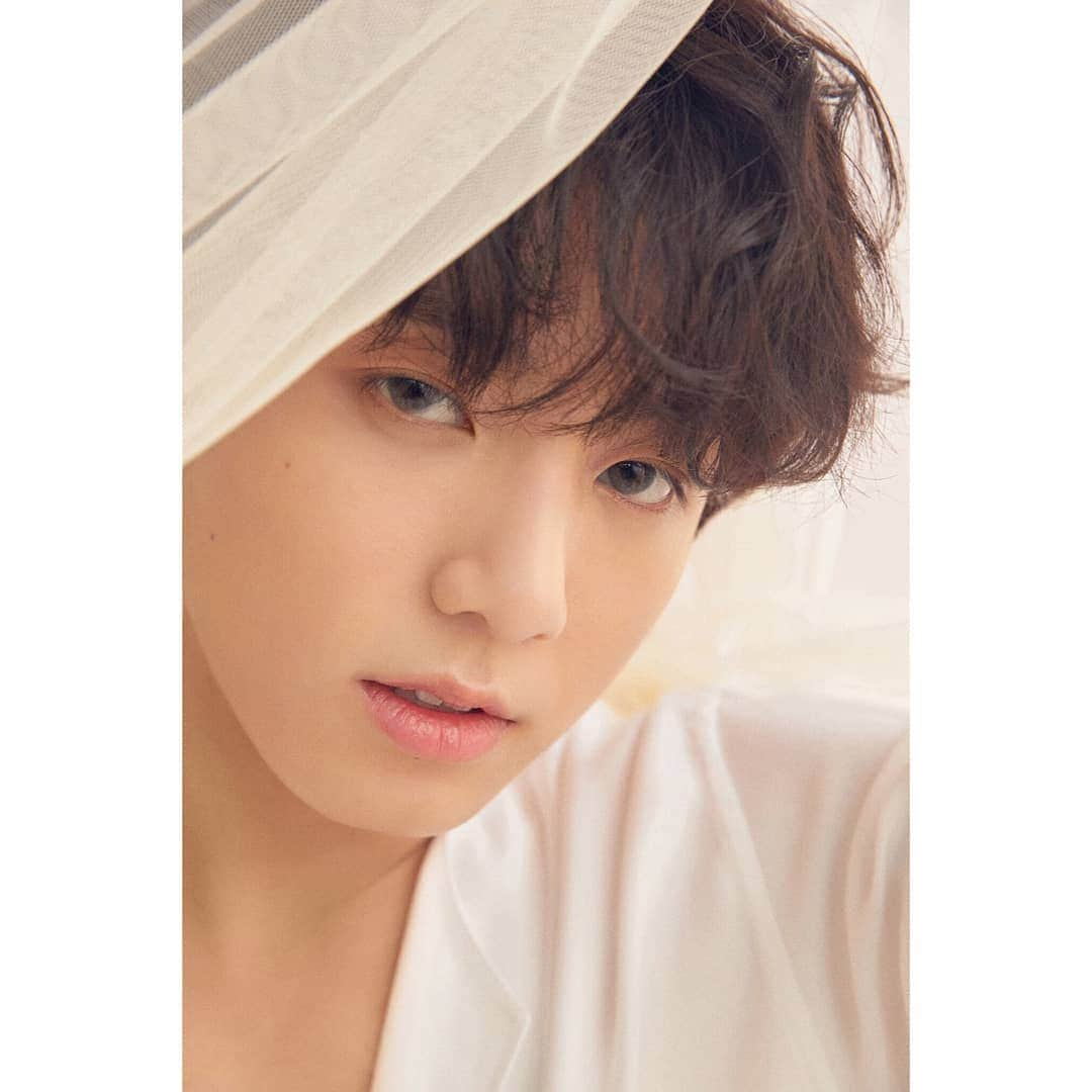 BTSさんのインスタグラム写真 - (BTSInstagram)「#BTS #방탄소년단 #LOVE_YOURSELF 轉 'Tear' Concept Photo U version」5月11日 0時00分 - bts.bighitofficial