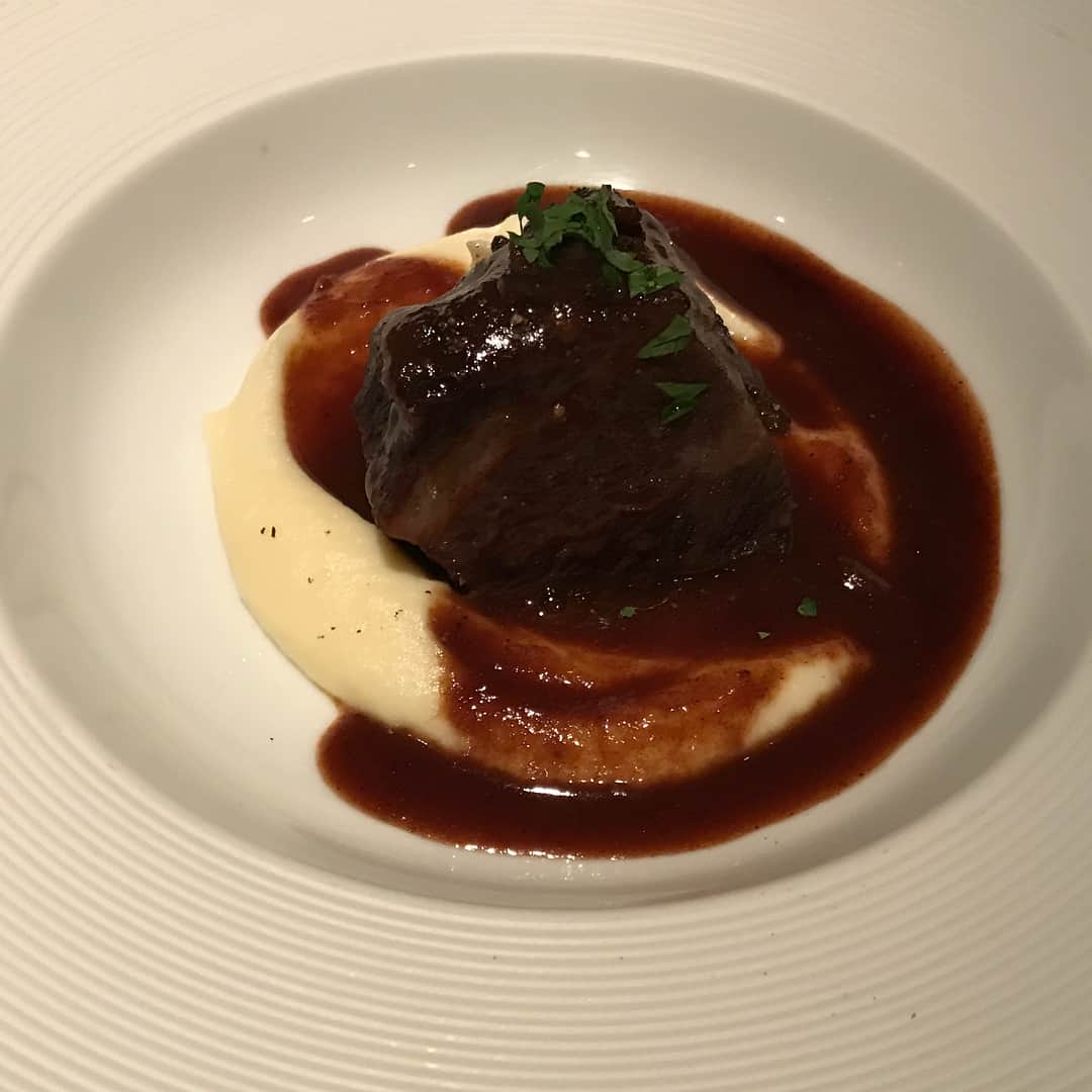 沢田麗奈さんのインスタグラム写真 - (沢田麗奈Instagram)「久しぶりに ホテルdinner🎀 人生良い感じ⤴️ #東京ドームホテル #夜景キレイ #dinner #ご馳走様でした #運気アップ #昨年のCHANEL ＃禁酒中 #ハワイ行けなかったけど #タイは行く予定 #最強の年に #キラキラ #優しい人と繋がりたい  #運転好き  #followme」5月11日 1時29分 - reinasawada1026