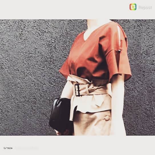 SUPERIOR CLOSET代官山路面のインスタグラム：「* ほんの少し肌見せ * photo by @luftrobe_official * #newarrivals#summerfashion#brown#ブラウン#shoulder#肩見せ#肌見せ#superiorcloset#daikanyama#代官山#tokyo#東京#japan#日本#ファッション#おしゃれ#lady#girl#casual#カジュアル#outfit#ootd#fashionstyle#readytowear#may#friday#金曜日」