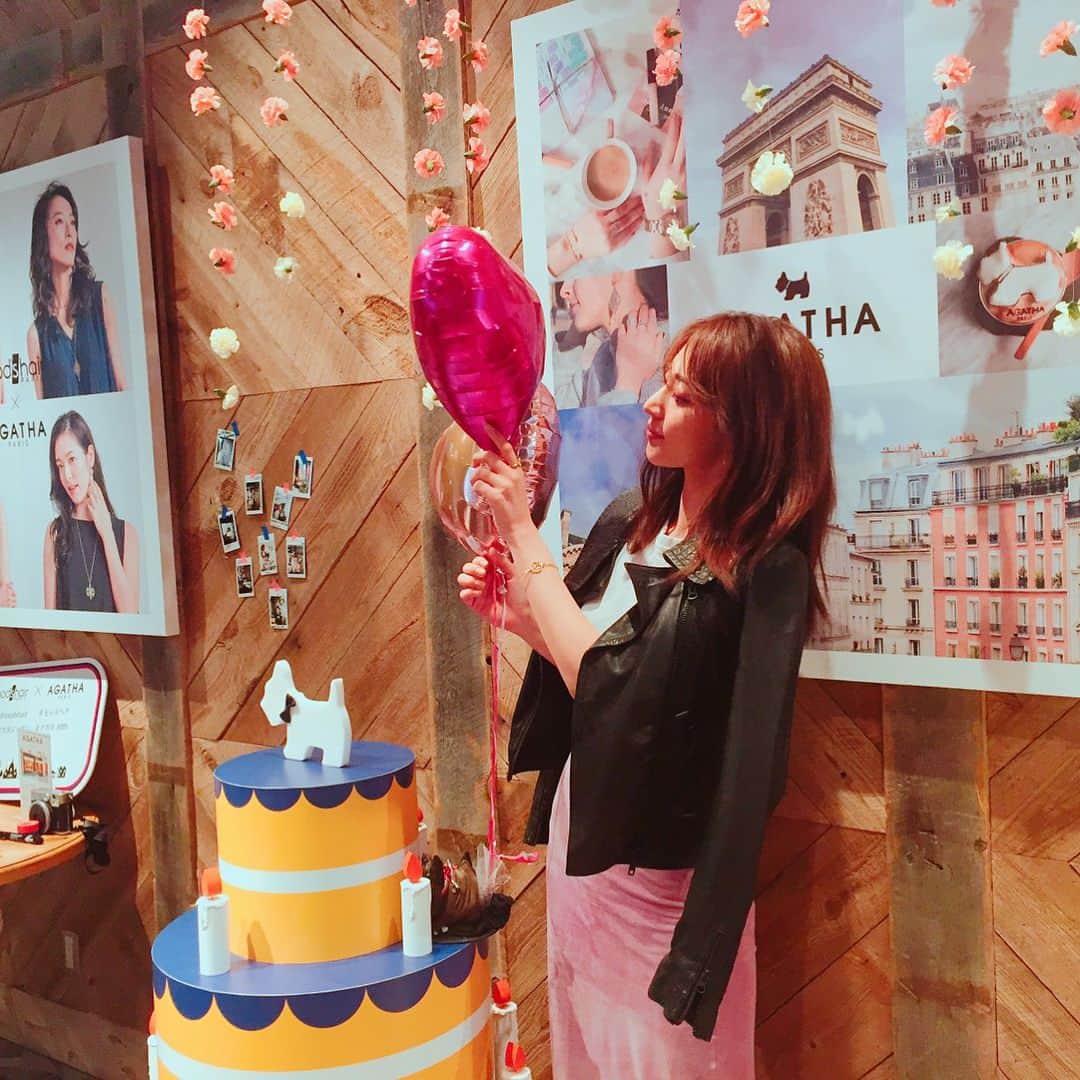 松山亜耶のインスタグラム：「AGATHA🧡SCOTTIE30th #agatha  #アガタジャポン #アガタ30th」
