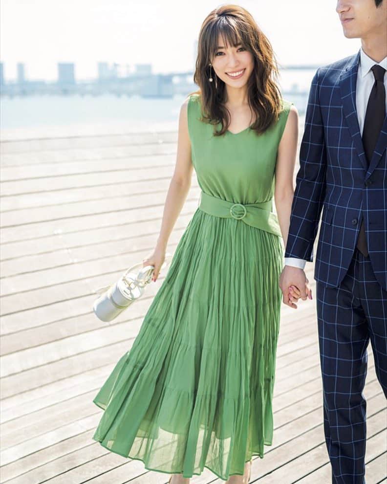 Arpege Storyさんのインスタグラム写真 Arpege Storyinstagram 美人百花6月号掲載 Apuweiser Riche 泉里香さん着用 ティアードプリーツロングワンピース Price Tax Color グリーン 茶 ローズピンク 薄橙 一枚でさらっと着たい 夏の日差しに映える