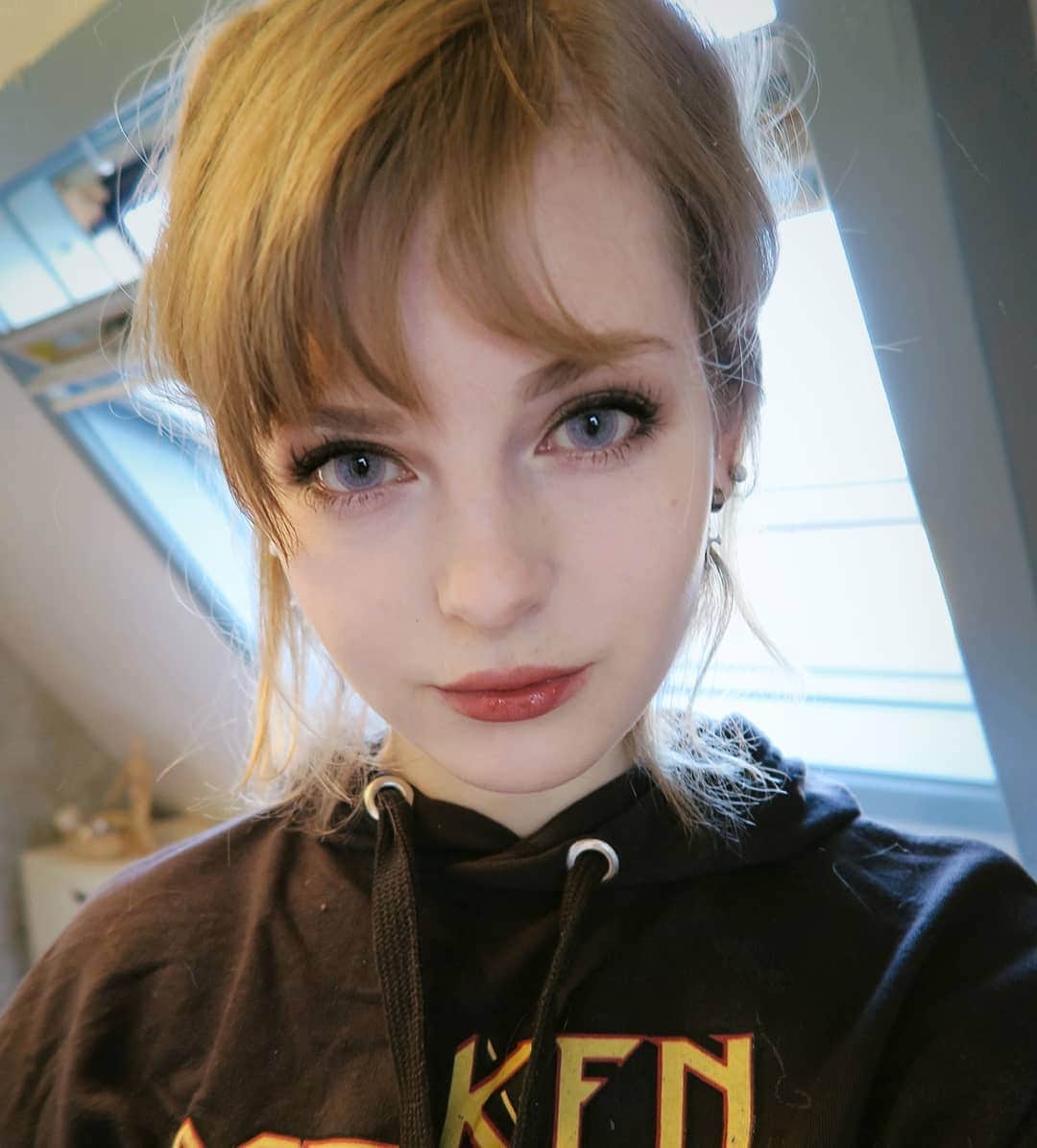 Ella Freyaのインスタグラム：「She's a replicant, isn't she?  Lenses from @ttdeyeofficial @ttd_eye (10% off with the code "ella.freya")」