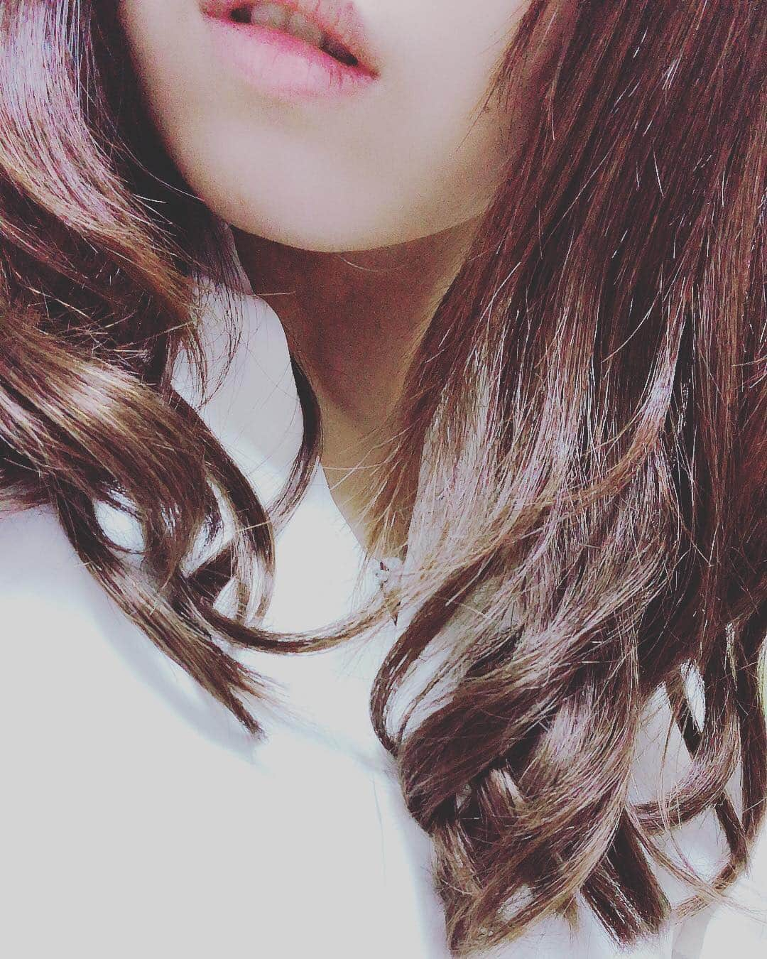 福山美佳さんのインスタグラム写真 - (福山美佳Instagram)「髪を巻いたのでお出掛けしてきます♩ いい天気で気分も上がりますね🌤 #おはよう #おはようございます  #こんにちは #お出掛け #お出掛け日和 #巻き髪 #巻き巻き #ヘアアレンジ #ヘア #ヘアスタイル #ヘアセット」5月11日 14時40分 - fukuyamamika0518