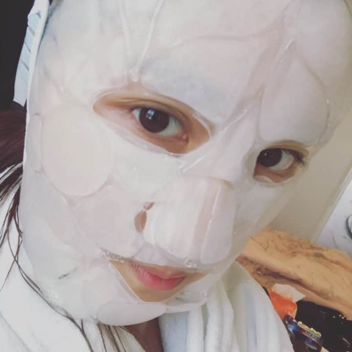 クアン・シャオトン（Guan Xiaotong）のインスタグラム：「98K？是吗🤨🤔」