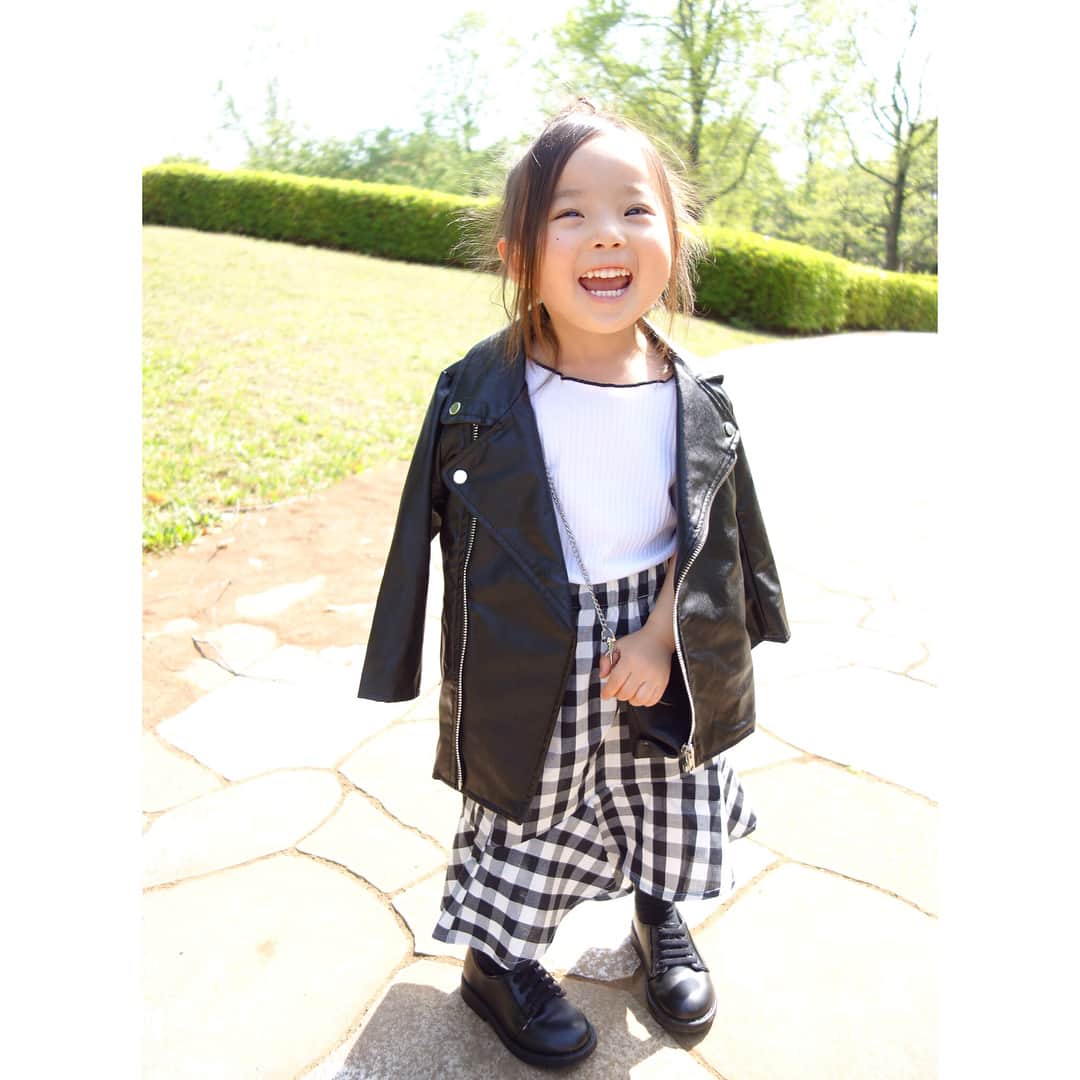 Saraさんのインスタグラム写真 - (SaraInstagram)「⠀ coordinate♡ ⠀ ライダース & テレコメロウで 親子でおそろい☺︎ ⠀ サラの ライダース・トップス・スカート と わたしのトップスは 全て @ciaopanictypy のものです♡ ⠀ おそろいアイテムが たくさんあってかわいい❥ ⠀ #ciaopanictypy #チャオパニックティピー #ティピーコンテスト #ootd #outfit #kids #kidsfashion #kidscode #kidsootd #kidswear  #kidsstyle #girl #ad #親子リンクコーデ #リンクコーデ #母の失態をブログに書きました」5月11日 21時10分 - sarasara718