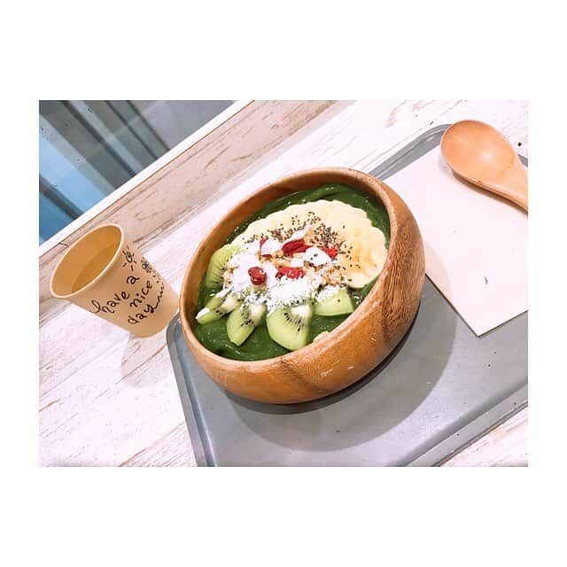北川綾巴のインスタグラム：「#goodmorning  #readyfortheweekendbarwithskyhigh  #グリーンボウル  #yummy #😋 #☀️」