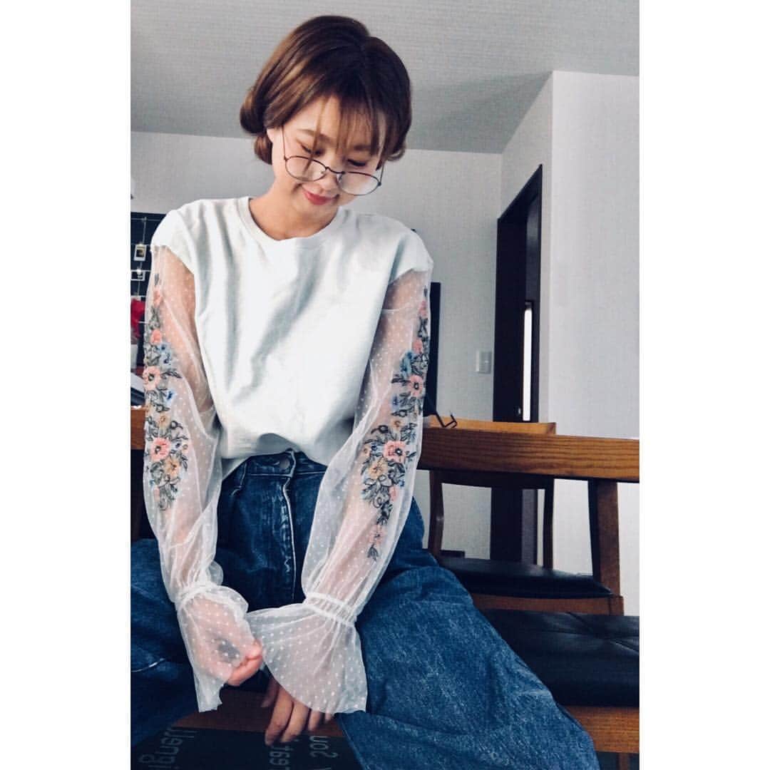 松本さゆきのインスタグラム：「・ ここ毎日 #寒いのか暑いのかわからない ので 寒いのか暑いのかわからない服を着て 寒いのか暑いのかわからない外に出かけようと思います🏃‍♀️」