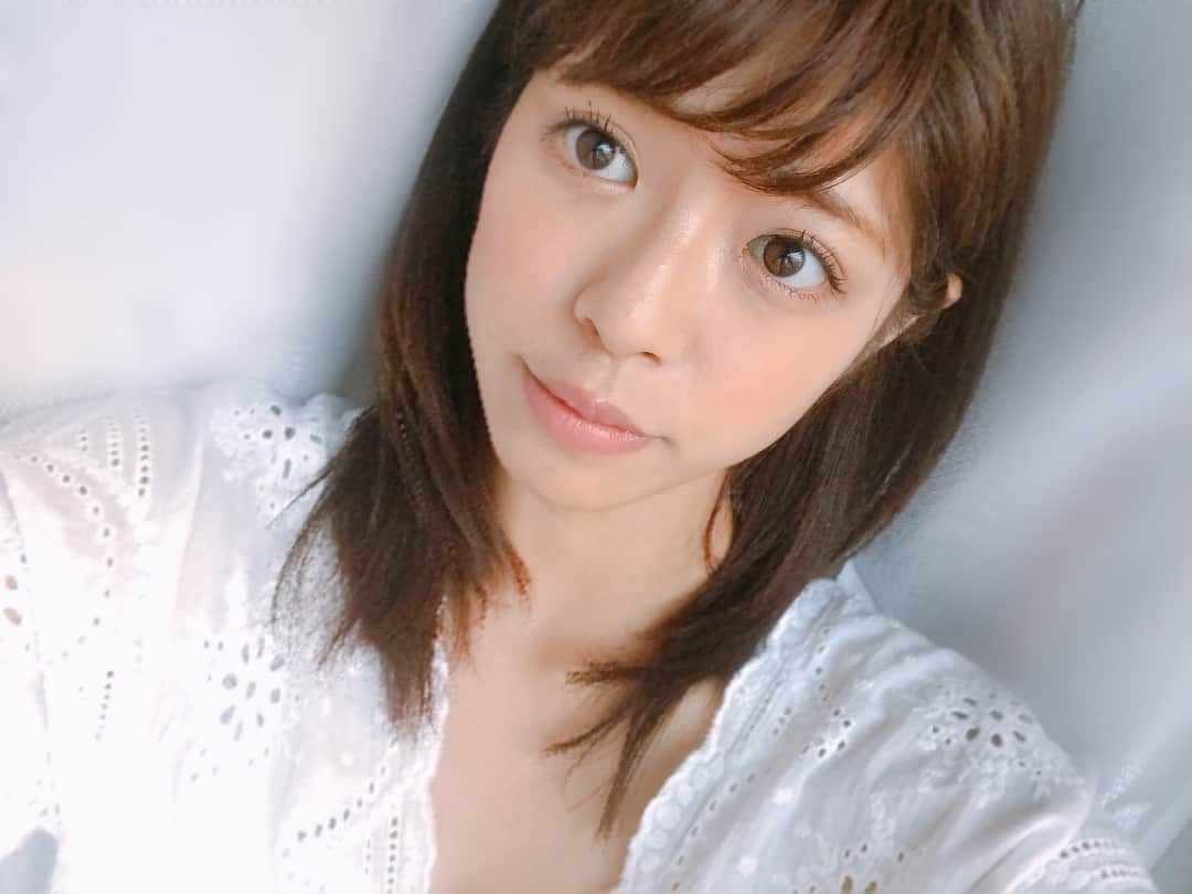 のインスタグラム：「ヘレナのマスカラと最近はメイベリンのLASHIONISTA🌸ヘッド？が細くて下まつげが塗りやすい😊 . #プチプラ #maybelline  #メイベリンニューヨーク  #maybellinenewyork  #マスカラ #lashionista」