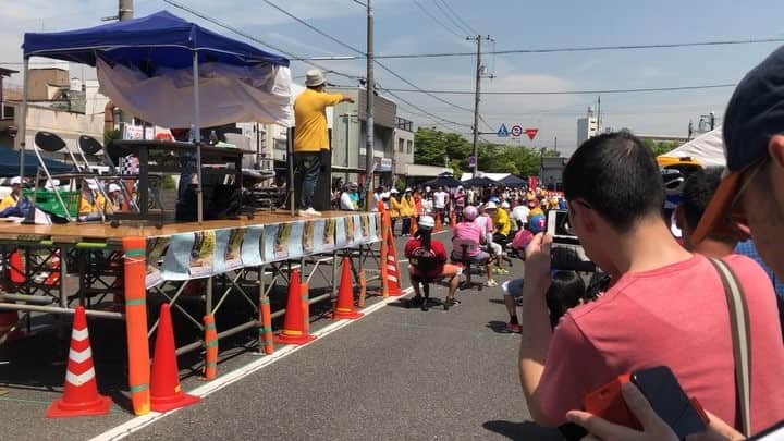 のインスタグラム：「いす1-GP第４回岡山大会 いす1本戦始まりました。 ２時間耐久の長い戦いです。 今年はコースの場所を少し移動、Ｔ字型となって観戦しやすくなってます。 15時40分まで。  場所：水島栄町大通り  #倉敷市 #倉敷 #kurashiki  #クラシキ文華 #クラシキブンカ #kurashikibunka #kurabunka  #japan #japantrip #travel #trip #旅 #旅行 #いす1 #いす1-gp #水島 #水島商店街 #事務いすレース  #instgramjapan #tokyocameraclub #visitjapanjp」