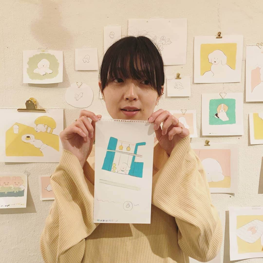 リンネルさんのインスタグラム写真 - (リンネルInstagram)「モデルのおみゆちゃん(小谷実由さん)と、てらおかなつみさんの個展へ行ってきました。  ほわほわっとしたやさしいタッチの犬たちがたくさん！みていたら、何だか心までやわらかくなりました～パンダのシャンシャンの絵もかわいかったです♥  展示は、5/19までです。場所は、蔵前駅にある、おいしい紅茶のカフェmeme meal/Tさん。原画の展示のほか、グッズも販売中です～ 「てらおかなつみのライフワーク展」 東京 2018.04/28〜5/19  定休日 月・火  #てらおかなつみ#ライフワーク展#犬#犬のイラスト#蔵前#mememeal#おみゆ#小谷実由#イラスト#原画展」5月12日 15時11分 - liniere_tkj