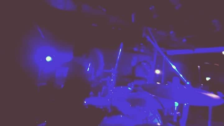 Lyo Matsuzakiのインスタグラム：「この前の🥁  #サビ #が #なかなか来ない #続きはliveで #sevenbilliondots  #7bdots  #セブド #drum」