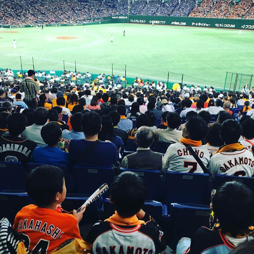名倉潤さんのインスタグラム写真 - (名倉潤Instagram)「野球モンスターの息子と野球仲間の友達と野球観戦に✌️ #ジャイアンツ戦 #盛り上がらず消化不良 #楽しそでよかった」5月12日 22時34分 - nagrat1968