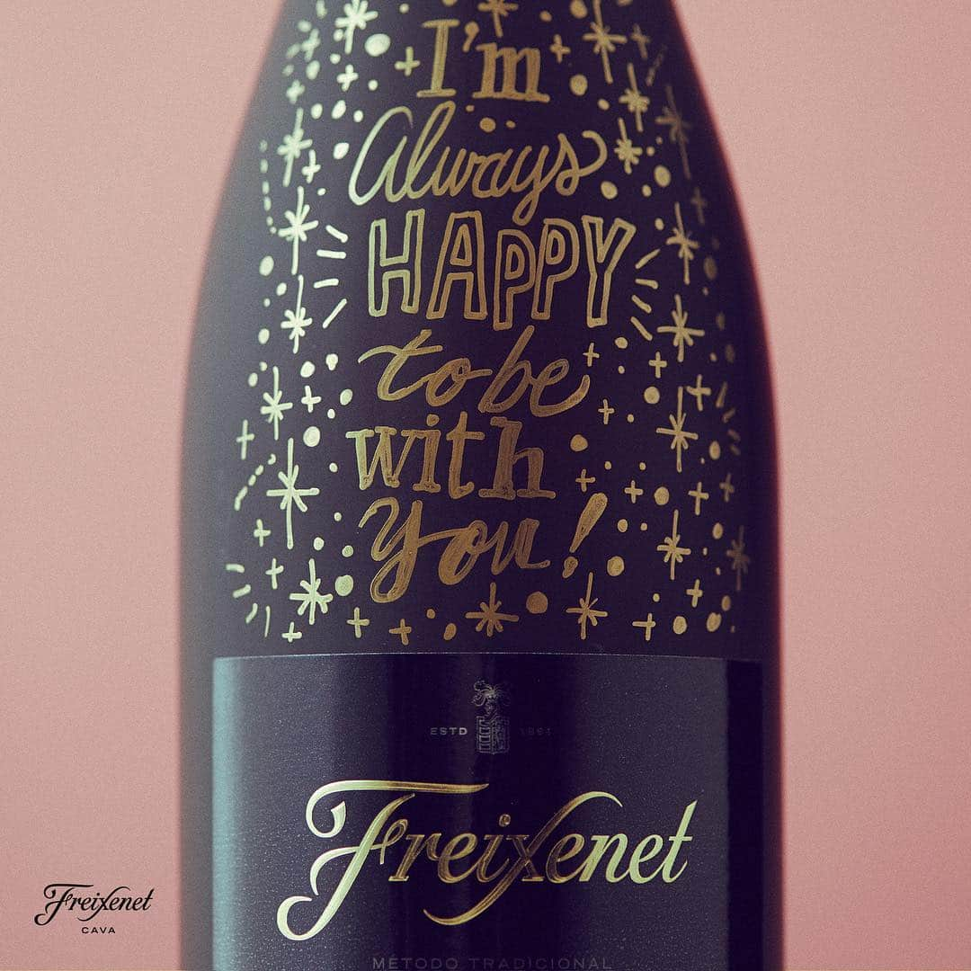 Freixenet フレシネ公式のインスタグラム：「Freixenet Happy Marker お手本メッセージvol.3 by SHOGO SEKINE . さりげなくサポートしてくれる彼、いつも一緒にいてくれてありかとう！ボトル . . Freixenet Happy Markerキャンペーン実施中！ フレシネにメッセージを書いたら ハッシュタグ#フレシネメッセージボトル をつけてInstagramに投稿すると、 抽選で11名さまに 特別なメッセージボトルがもらえます！ . 詳細はプロフィールの公式サイトからチェック . #フレシネメッセージボトル #フレシネ #freixenet #shogosekine @shogosekine0319」