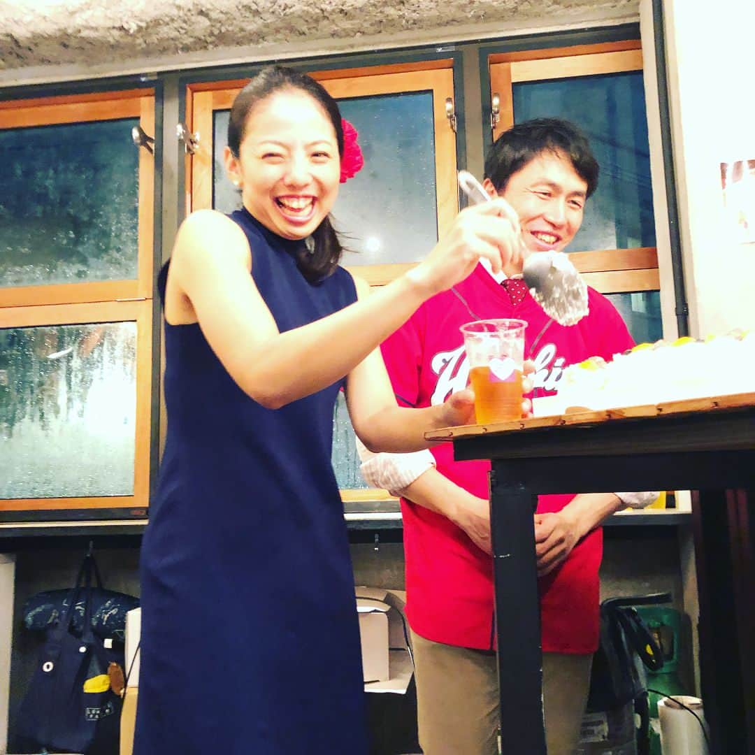 FAR YEAST BREWINGさんのインスタグラム写真 - (FAR YEAST BREWINGInstagram)「2018.05.13 . 本日は我らが代表 山田司朗 @y46 のおめでたいパーティ💑💘㊗️ . 乾杯はもちろんFar Yeastのビールで🍻 . お祝いに駆けつけていただいた皆さま、ありがとうございます!! . . 🍺 KAGUA Rouge 🍺 KAGUA Blanc 🍺 KAGUA Saison 🍺 東京IPA . . #faryeast #faryeastbrewing #ファーイースト #ファーイーストブルーイング #山梨 #小菅村 #源流醸造所 #クラフトビール #craftbeer #craftbeerlover #craftbeerporn #ビール #beer #instabeer #日めくりカレンダー #毎日更新 #しろうさん #結婚 #おめでとう #ウェディング #パーティ #wedding #factory #faryeastcraftbeerandbao #bao #渋谷 #shibuya」5月13日 20時36分 - faryeastbrewing