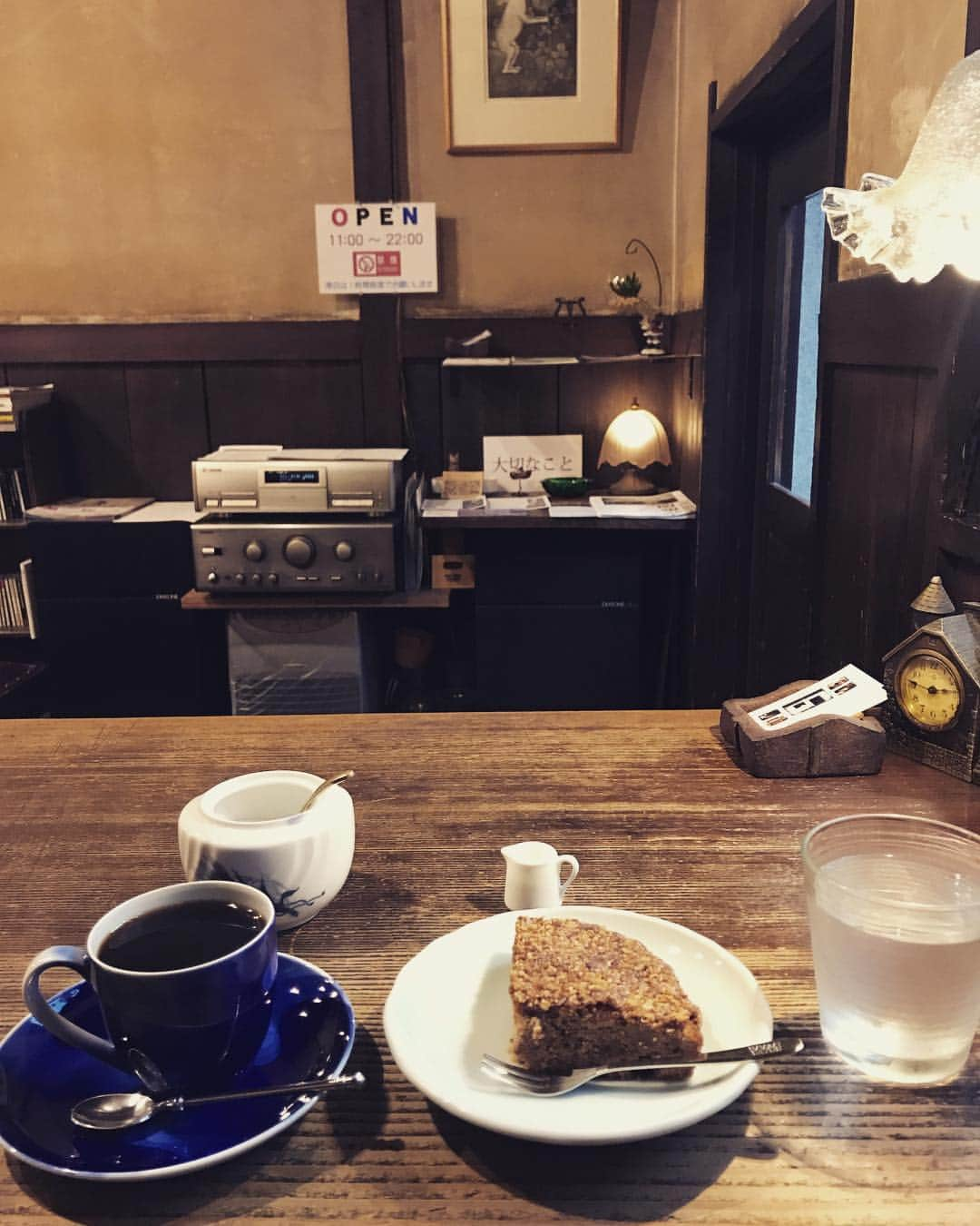 楢原真樹さんのインスタグラム写真 - (楢原真樹Instagram)「いつぞやの喫茶店 #国立 #喫茶店 ＃行きたかった店全滅でたまたま入った #大当たり #コーヒーもケーキも美味い #こじんまりしたお洒落なお店 #本日はバティオスネタ祭り #16時〜新宿バティオス #メンバーごいすー。 #来てね！」5月13日 13時55分 - narahara_j