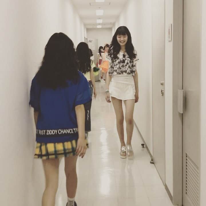 ニコ☆プチのインスタグラム：「プチモ回転寿司〜🍣 #ニコプチ  #プチコレ8  #前田優衣  #町田恵里那 #高田凛 #琴楓 #中村紗亜也  #平原かのん」