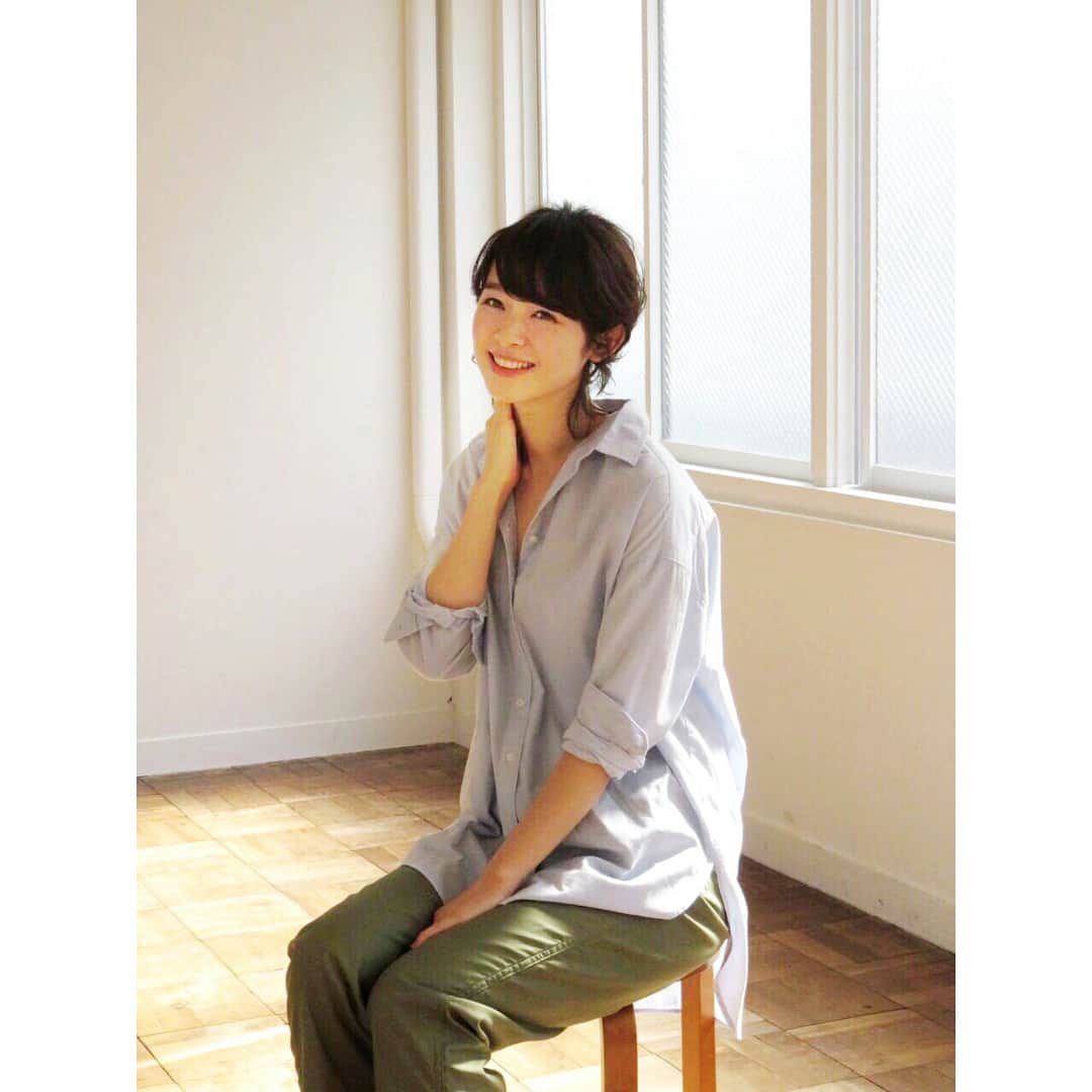 藤澤恵麻さんのインスタグラム写真 - (藤澤恵麻Instagram)「LEE6月号が発売になりました。 私はヘアカットの企画に出ています。 薫森正義さんにカットしていただき、大人っぽく女性らしい雰囲気にイメチェン。心も軽やかに撮影に臨みました。誌面にはアレンジも載っているので、是非お手に取ってご覧下さい。  #恵麻 #ema #LEE #ヘア #ヘアスタイル #ヘアカット #ヘアアレンジ #ボブ #ボブアレンジ #ボブヘアー #Rougy #薫森さん」5月13日 18時44分 - ema_fujisawa_official