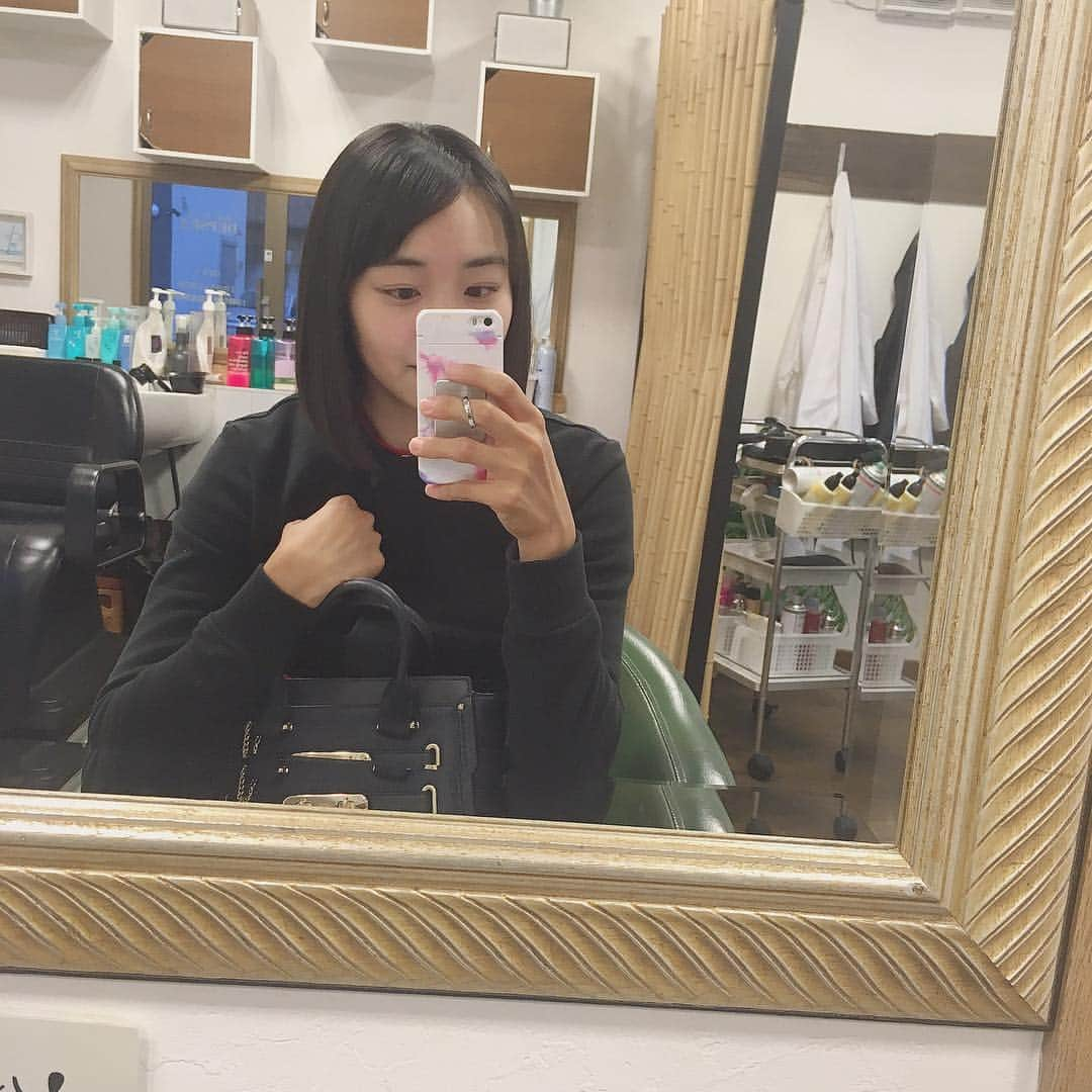 三浦桃香さんのインスタグラム写真 - (三浦桃香Instagram)「服くらいからわかりにくいけどショートにしました🤩  すっきり❤️軽い〜〜」5月13日 19時15分 - momokamiura_official