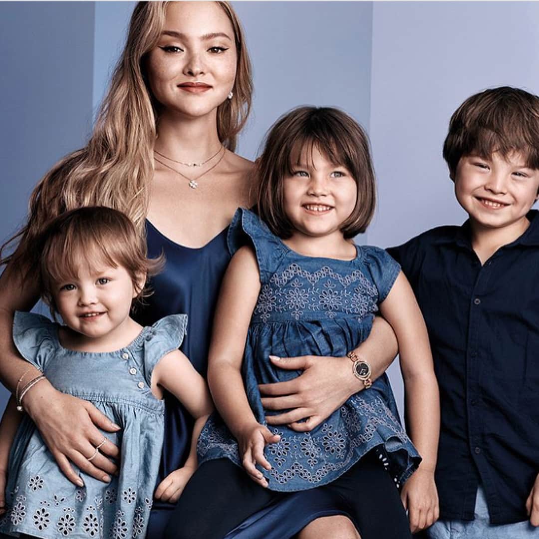 デヴォン青木のインスタグラム：「Thank you @swarovski!! Proud to be a part of a campaign celebrating the best job in the world.  Here with my kids Hunter, Alessandra and Eleanor.  Thank you to the mothers that inspire me everyday especially my own incredible mama @pamforpeace ❤️❤️❤️😘 #brillianceforall.  Shot by Santiago and Mauricio, creative Trey Laird, makeup Isamaya French, hair Shay Ashual, styling Brian Malloy, bff booker 👫 @itsdrewhunter @onemanagement 🙏」