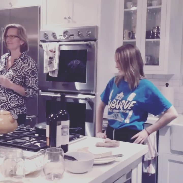 ブリジット・メンドラーのインスタグラム：「Bringing this one out of the vault for Mother’s Day. I LOVE YOU MOM!!! DO EVERYTHING IT’S A BLAST!! 💜💜💜」