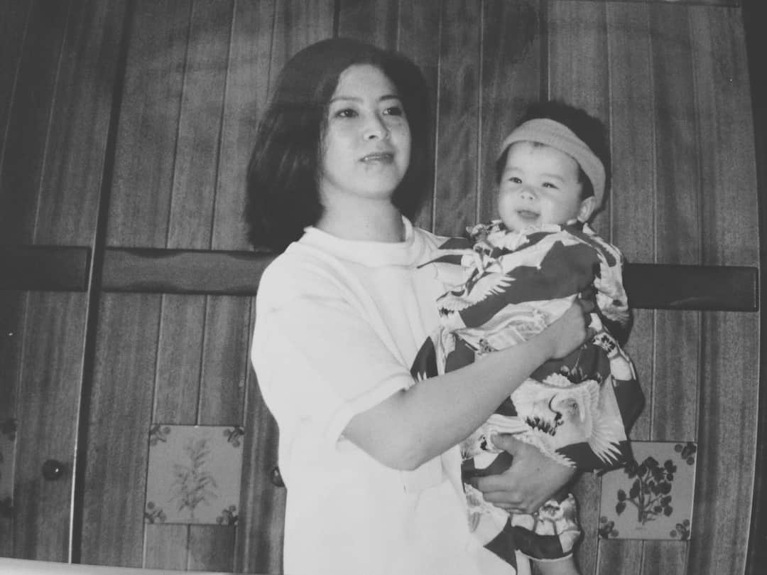 佐藤魁のインスタグラム：「mom day! lots love to mom❤️ i realize you are the reason  i push so hard だから なんの理由にも 負けないようにする」