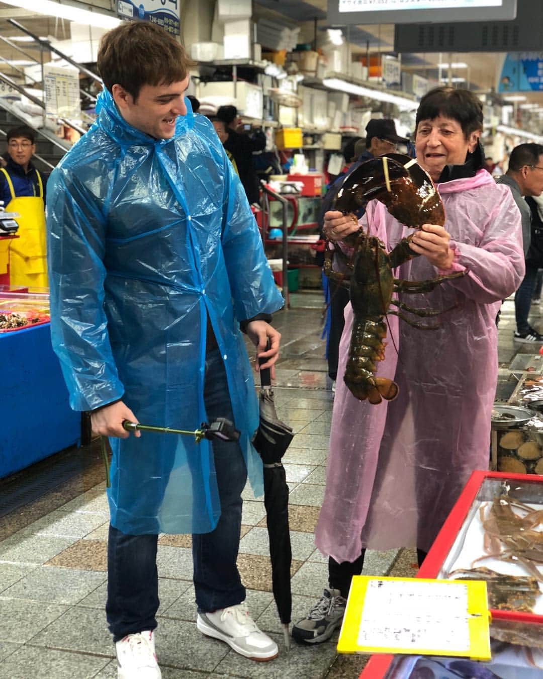 のインスタグラム：「Big canadian boy and lobster. Happy mothers day.」