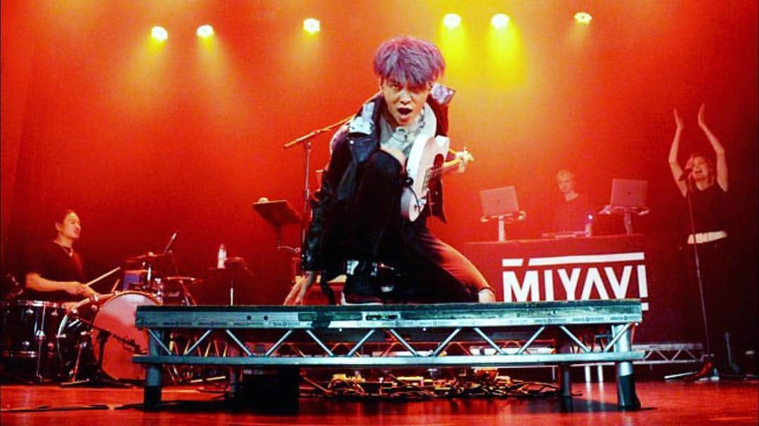 雅-MIYAVI-さんのインスタグラム写真 - (雅-MIYAVI-Instagram)「🔥🔥🤘🏻🎸#Repost @miyavi_news 【Report】 MIYAVI's “DAY 2” World Tour stops off in London on April 21st for an epic night on his second date in Europe. . "The gig continues with amazing energy as MIYAVI paces the stage with an enthusiasm he seems to be feeding off of the crowd — the more they scream, the more he plays to the love here tonight." . Full article▶︎ http://www.jame-world.com/uk/articles-130069-miyavi-at-ulu-live-london.html @jame.world Photo by©️Rachel Yarwood . #MIYAVI #DAY2WorldTour」5月14日 7時50分 - miyavi_ishihara