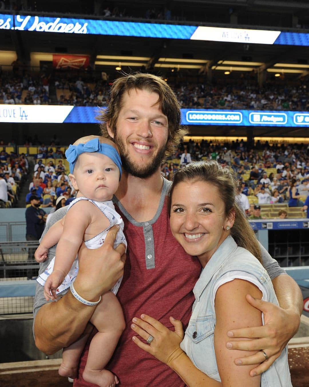 クレイトン・カーショウさんのインスタグラム写真 - (クレイトン・カーショウInstagram)「Happy Mother’s Day to all the moms out there! #kershgonnakersh #kershaw #mlb #itfdb #mothersday」5月14日 9時17分 - claykershaw22