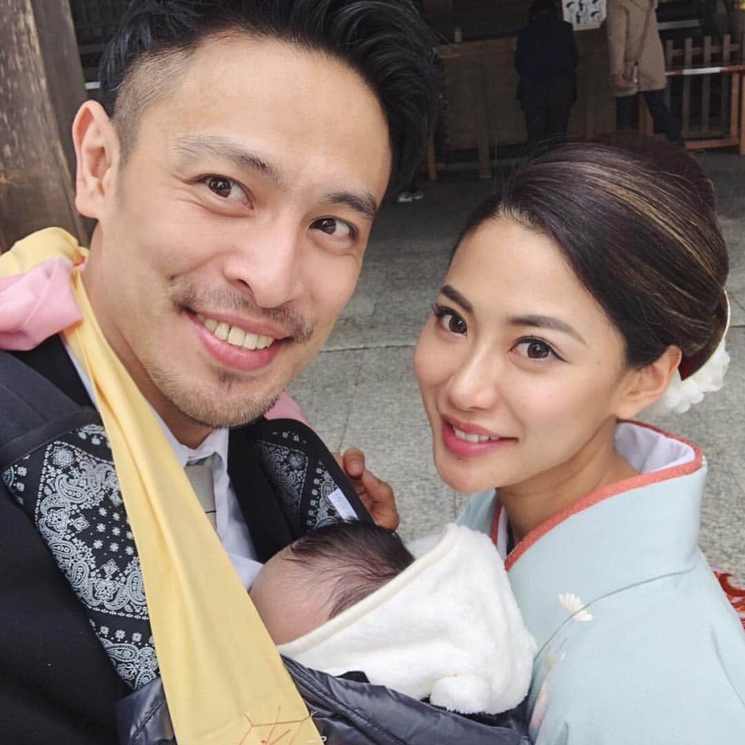 bobbyのインスタグラム：「可愛い女の子が産まれ、 この前お宮参りに行ってきました。  自分も父になり、 これからより一層頑張らなと思っております！w  今後ともよろしくですm(__)m  #family#mybaby#papa#赤ちゃんのいる生活#ベビフル#パパ」