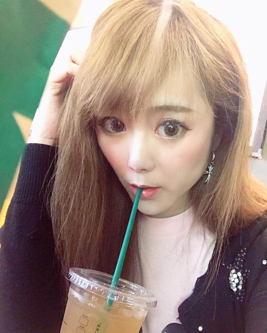 麻生唯のインスタグラム：「morning Osaka💗 美发沙龙去一下…  #osaka #osakacafe」
