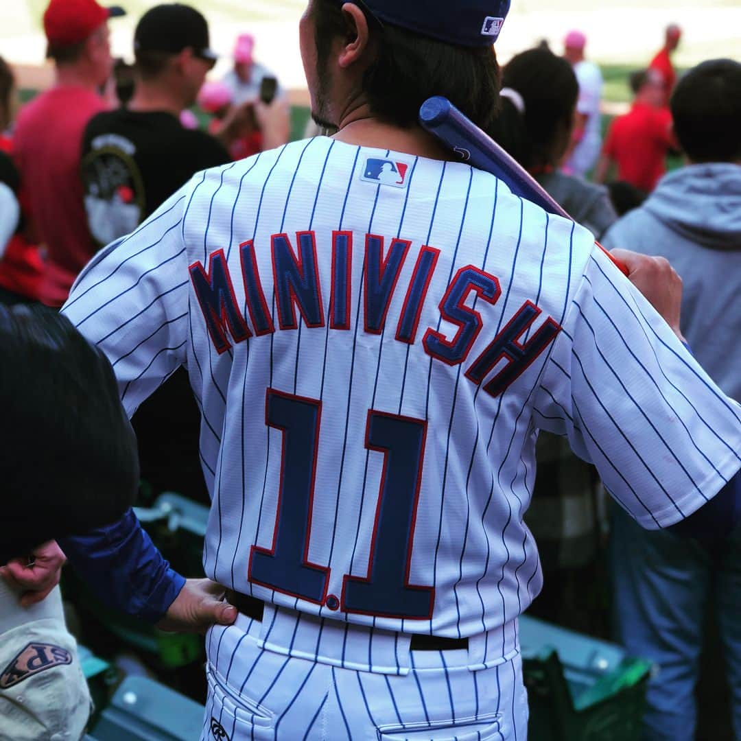 アキテリヤキのインスタグラム：「Mother’s Day in Angeles  #mlb#anaheim#angeles#shoheiohtani#pitcher #minivish #mothersday#pink #アナハイム#エンジェルス #大谷翔平#大谷選手のバットもらいに来たけど…#ピッチャー#ミニビッシュ#母の日#サイン入りボール#$629」